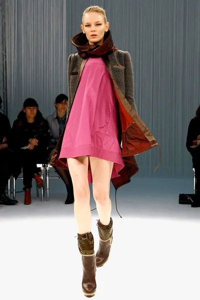 Look 15